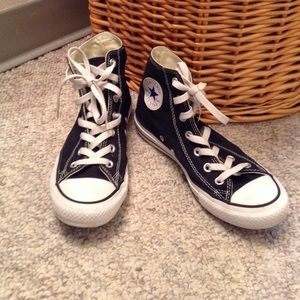 Black hi-top converse