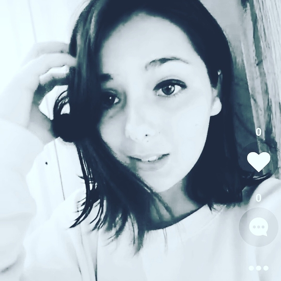 Meet your Posher, Kylee - Picture 1 of 1