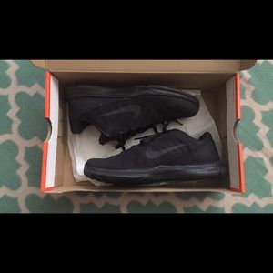 Nike's Women Tennis Shoes