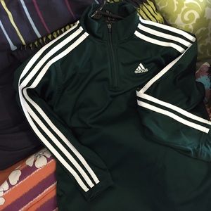 Green sporty jacket 🌿