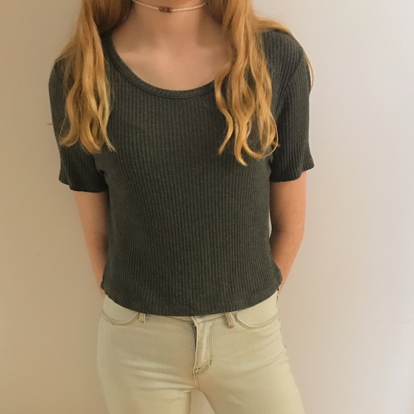 grey tee