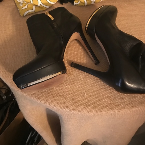 Ladies Boots - Picture 2 of 4