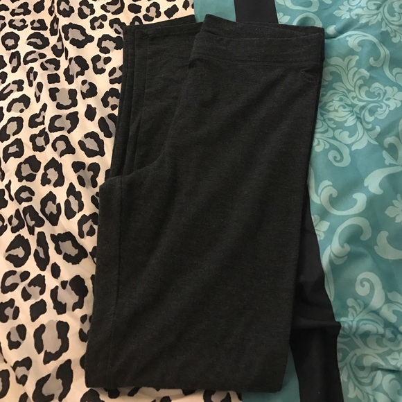 Like new PINK grey leggings size Medium