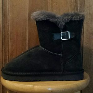 Brand new genuine suede booties in gray charcoal
