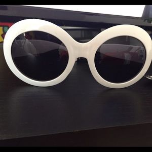 White Retro Oval Sunglasses