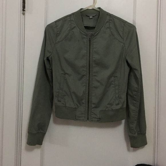 🍂 Rubbish cotton bomber jacket size small 🍂