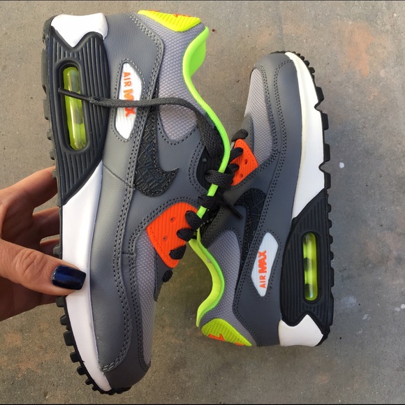 NWOB 👟 AIR MAX 90 sz 4 youth - Picture 3 of 4