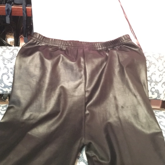 Black leggings with zippers on ankles