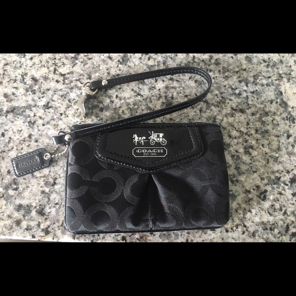 Authentic coach wristlet - Picture 1 of 1