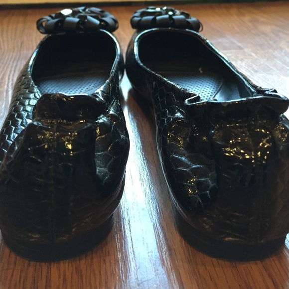 Adrienne Vittadini Shoes - ADRIENNE VITTADINI Black patent ballet flats