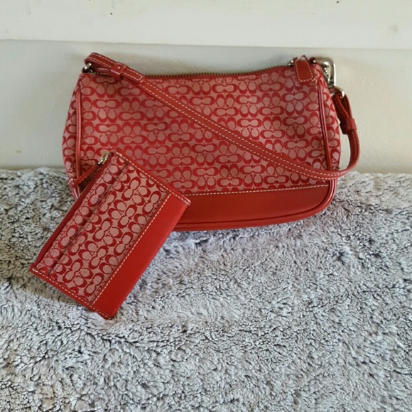 Coach hobo red authentic