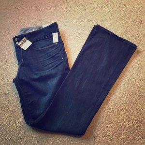 NWT, The Gap Perfect Boot Mid Rise Jeans