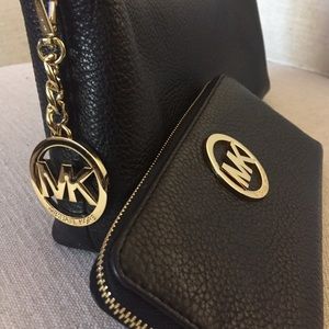 Michael Kors Fulton Continental Zip Wallet