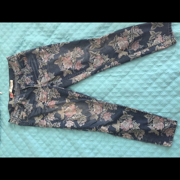 Floral Jeans - Picture 2 of 3