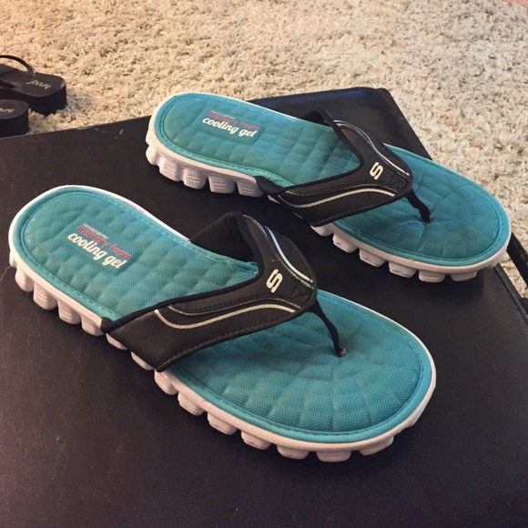 skechers cooling gel flip flops