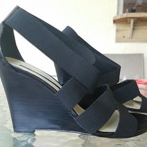 Black wedges