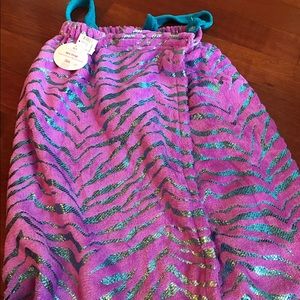 Fabulous nwt Justice wrap around towel!!!!
