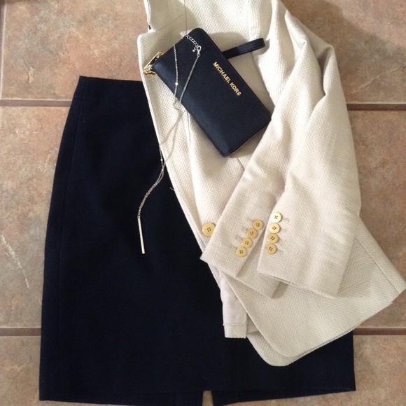 EUC black wool J. Crew pencil skirt - Picture 1 of 3
