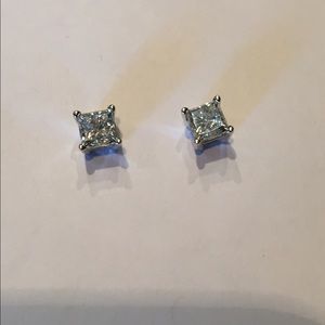 Princess Cut Diamond Earrings, Platinum setting