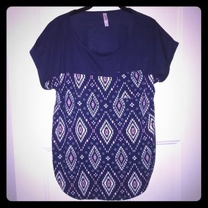 Cute navy blue tee- sz L