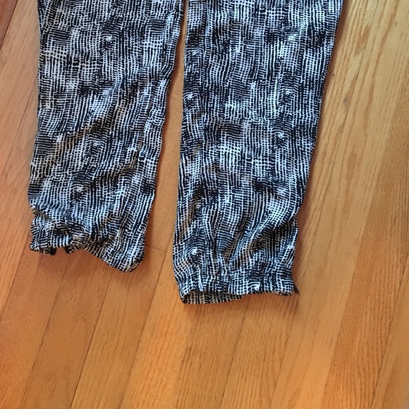 Patterned pants - Picture 3 of 3