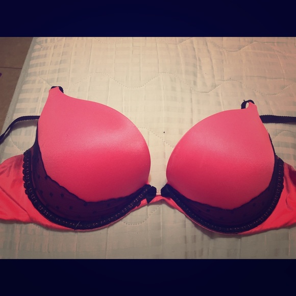 VS VERY SEXY PUSH UP BRA!