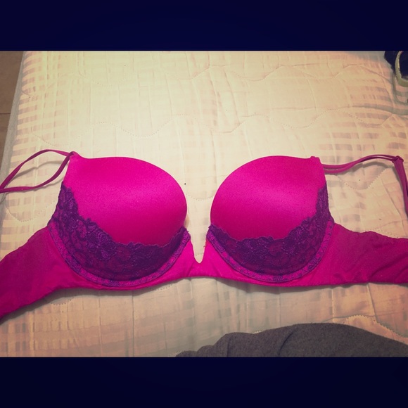 VS PINK PUSH UP BRA!