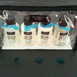 Victorias Secret Cloud Berry Gift Set