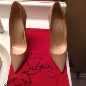Christian LOUBOUTIN "So Kate's"NUDE PATENT LEATHER
