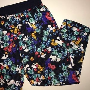 Ellen Tracy Floral Print Pants - Size Small