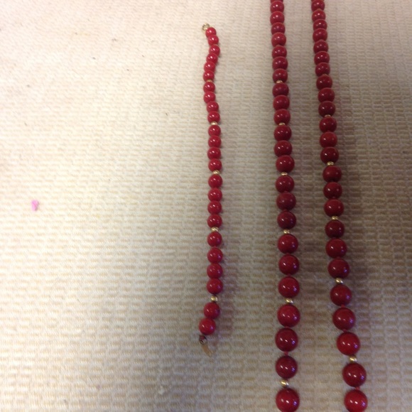 30" Red Jade Bead necklace 14kt beads &clasp