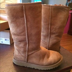 Classic tall chestnut UGGS sz 6