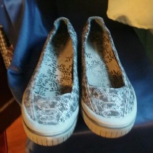 Slip-on shoe floral blue