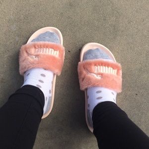 Rihanna X puma fenty fur slides