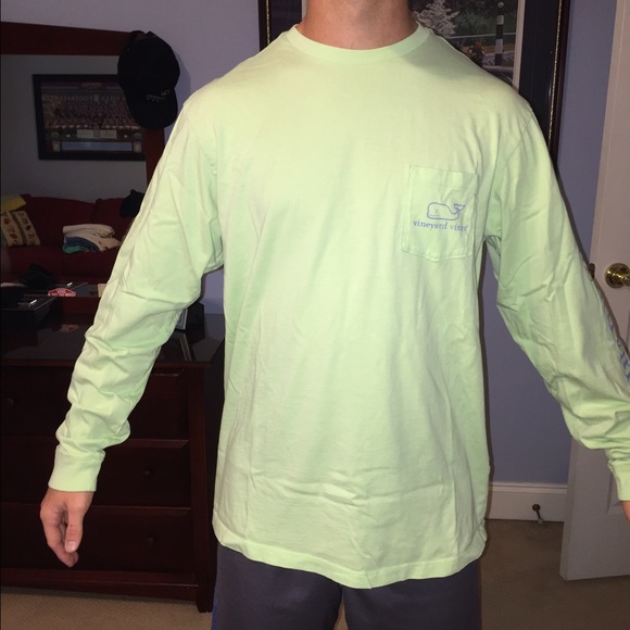 long sleeve light green Vineyard vine tshirt