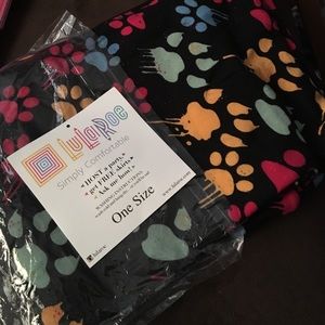 LuLaRoe OS Paw Print Leggings