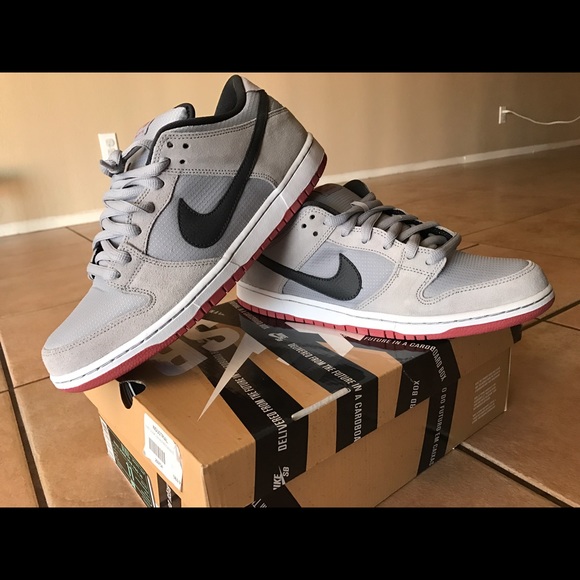 Nike SB Dunk Lows Dove Grey / Red.