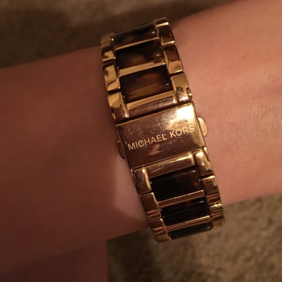 Michael Kors gold and tortoise watch - Picture 2 of 3