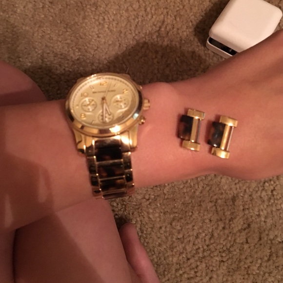 Michael Kors gold and tortoise watch - Picture 3 of 3