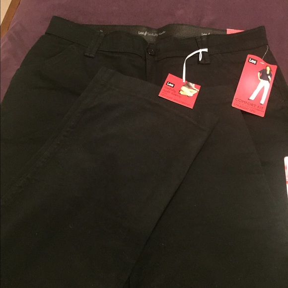 Lee black comfort fit straight leg pants.