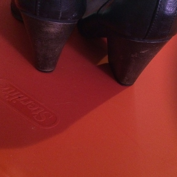 Ladies boots - Picture 3 of 3