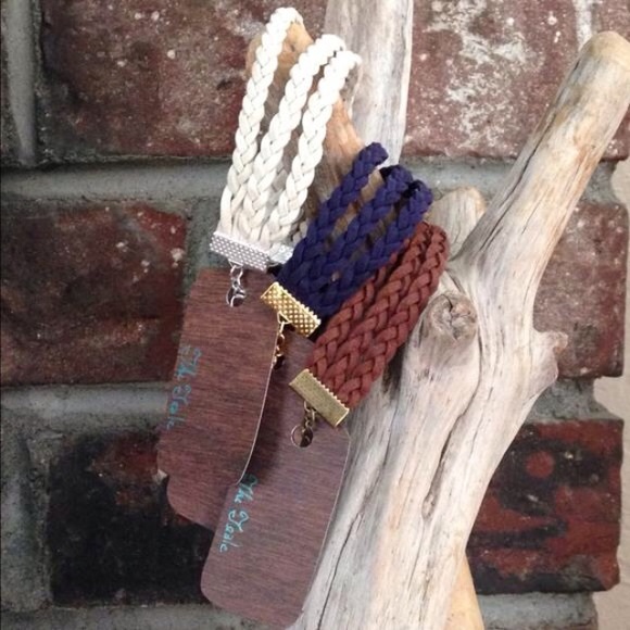 ✨Minimalist Faux Suede Bracelet✨ - Picture 2 of 3