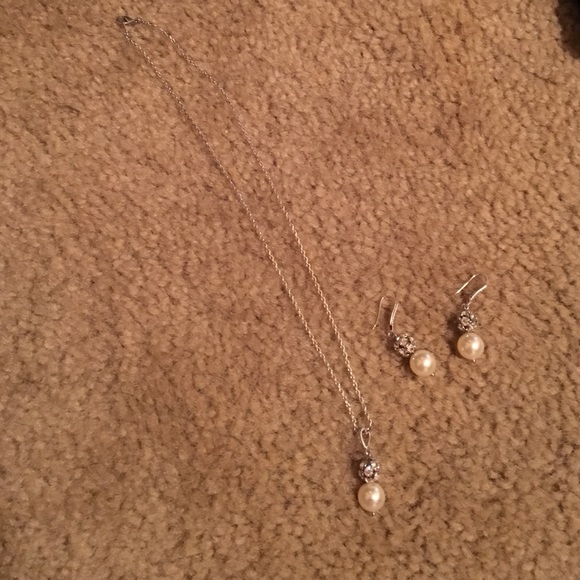 Necklace and earring set - Picture 1 of 2