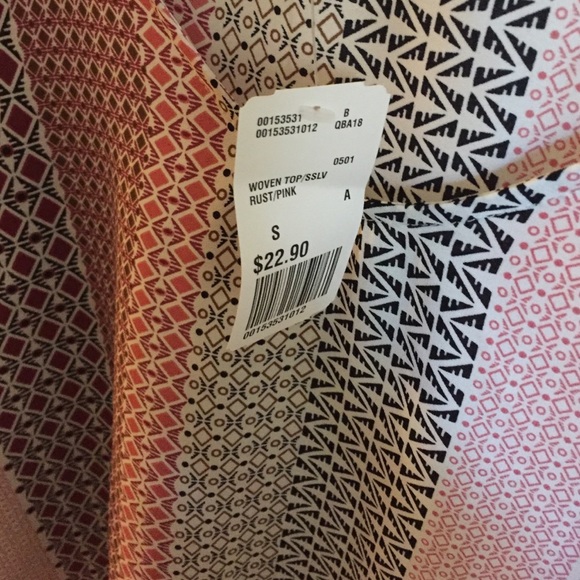 Forever 21 patterned tee - Picture 2 of 4