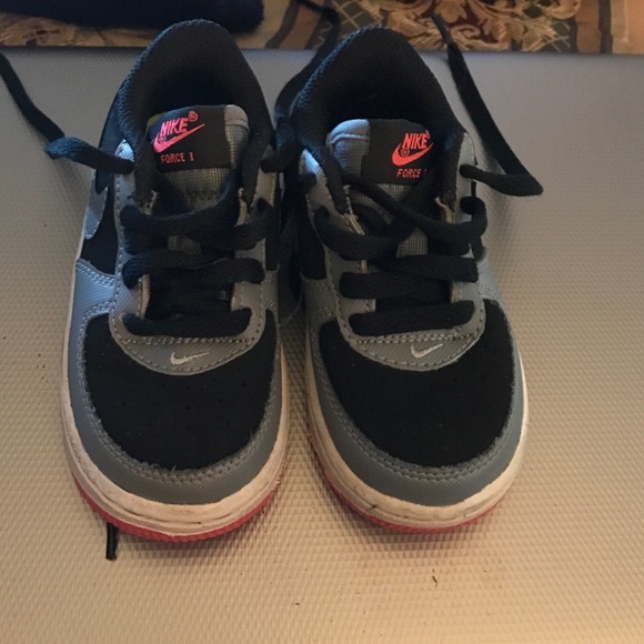 Nike - Picture 1 of 2