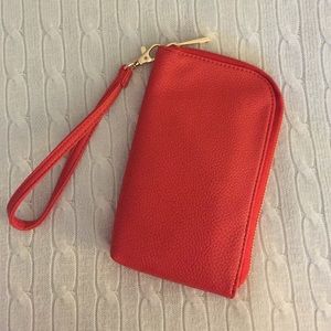 BANANA REPUBLIC CLUTCH + built in phone charger