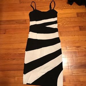 Super flattering Bebe dress