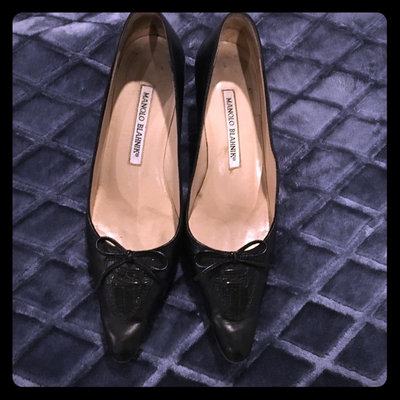 Manolo Blahnik Black Kitten Heels!