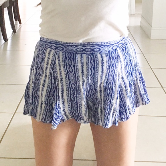 Lush Flared Bottom Shorts - Picture 3 of 4