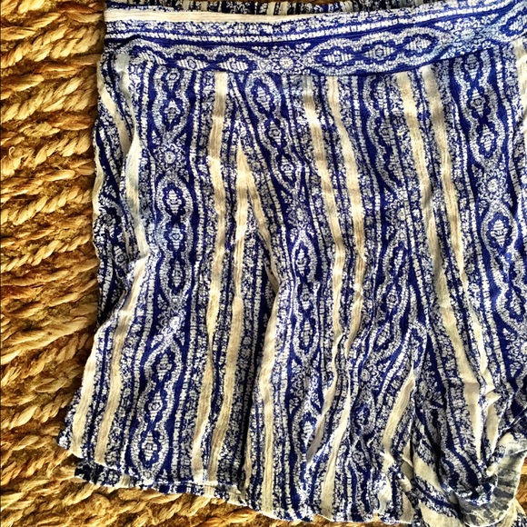 Lush Flared Bottom Shorts - Picture 4 of 4